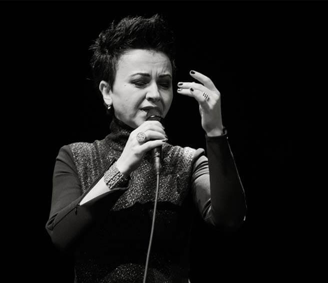 Amira Medunjanin - Kaj bo sploh se nahranilo duso