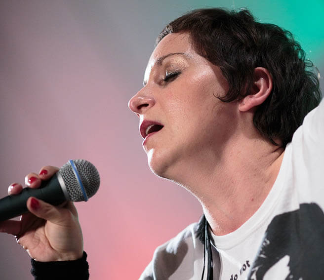 Katarina Juvančič Naloga vsake pesmi je počlovečenje