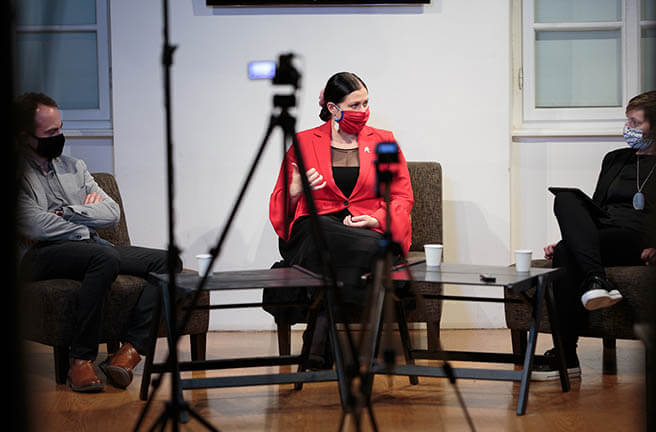 nuska drascek in simon dvorsak treba se bo odlociti med kvantiteto in kvaliteto